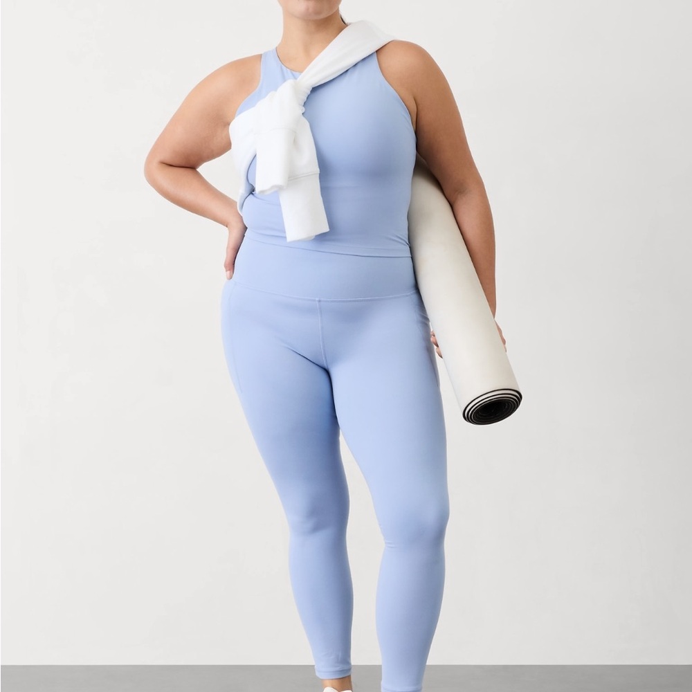 NWT Athleta Salutation Stash tight